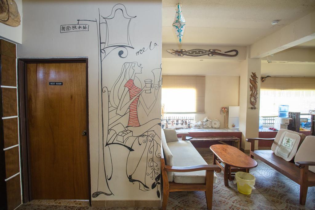 G.T. Guest House Garapan Exterior photo