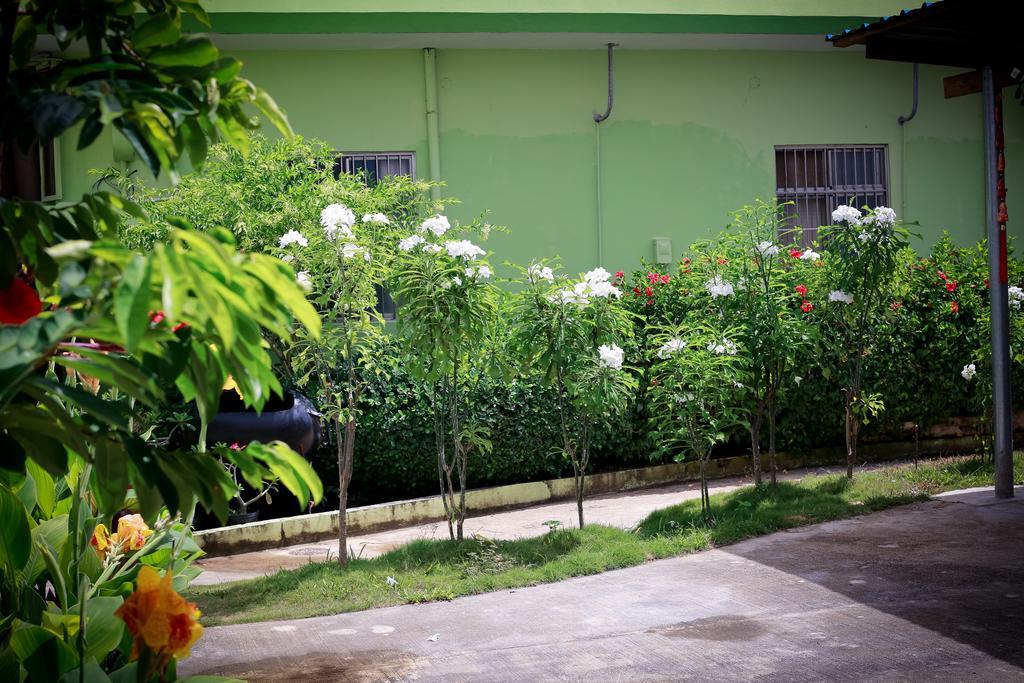 G.T. Guest House Garapan Exterior photo