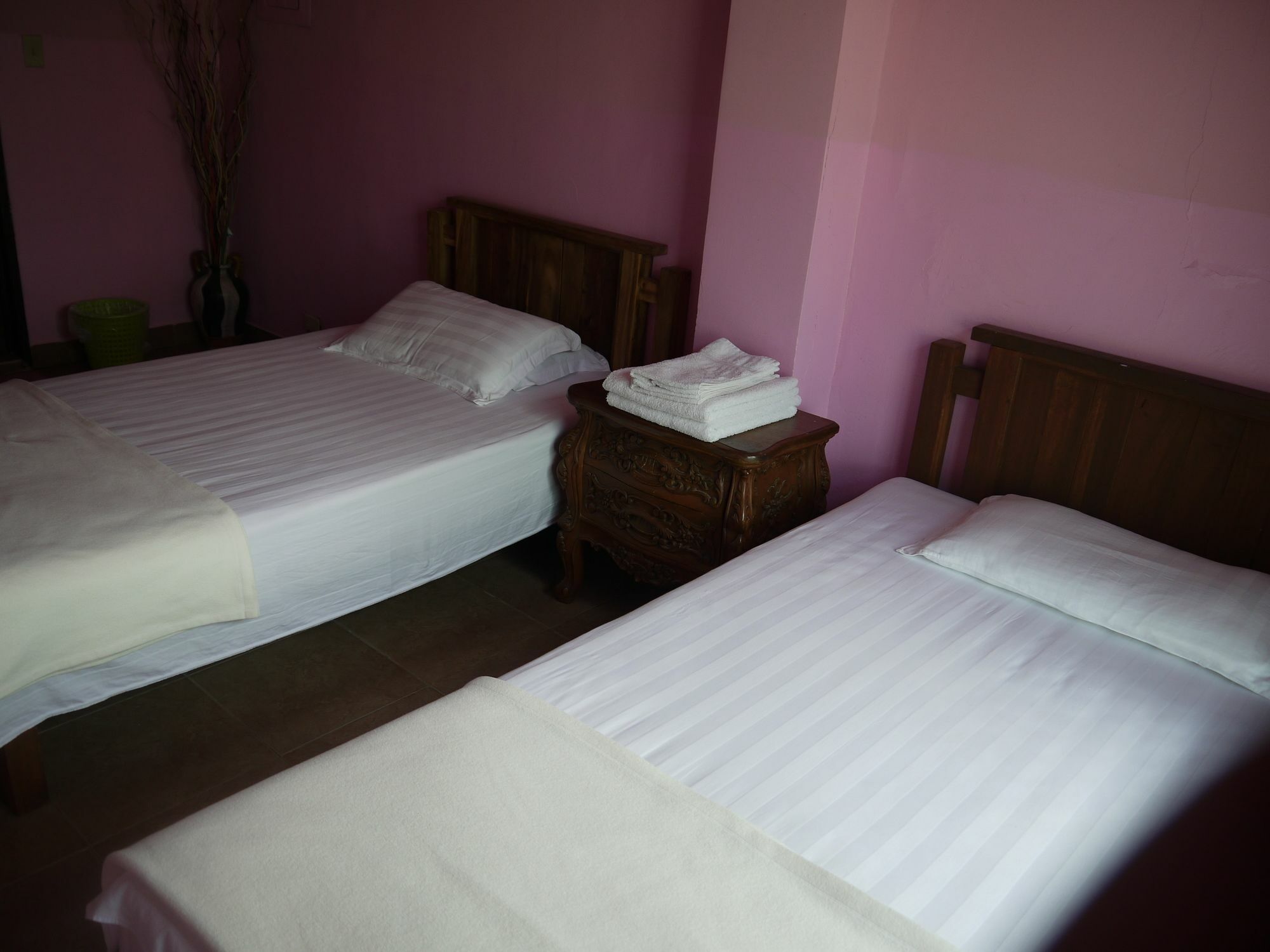 G.T. Guest House Garapan Exterior photo